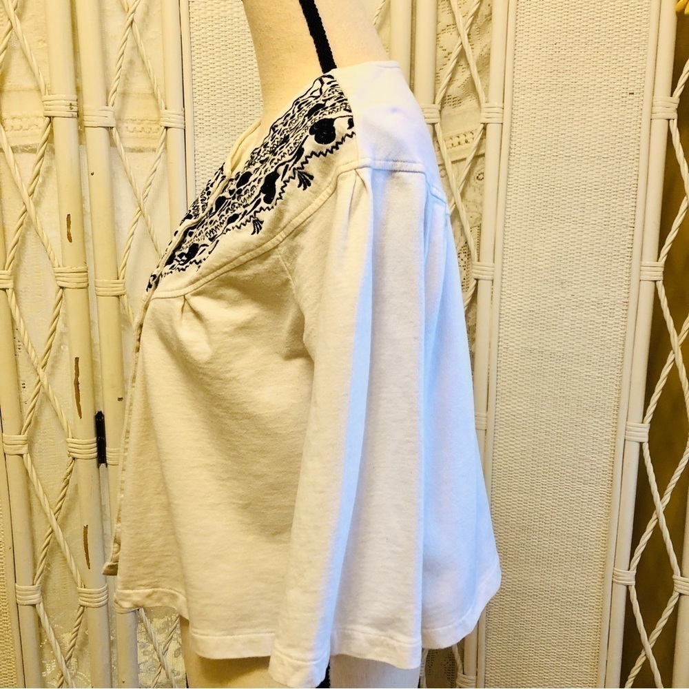 Kimchi Blue Y2K Embroidered Peasant Top • White & Blue • Size M - Picture 9 of 15